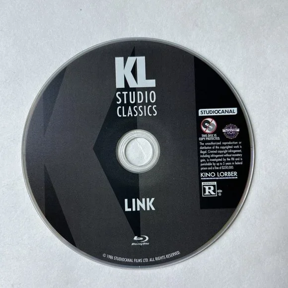 Kino Lorber Link Blu-ray- Elisabeth Shue-Terence Stamp-special features-80s - Picture 4 of 5